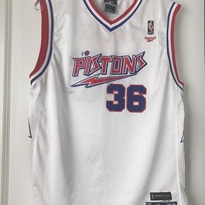 ⭐️ Detroit Pistons Jersey ⭐️